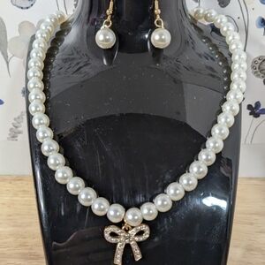 Elegant Pearl Necklace and Earring Set